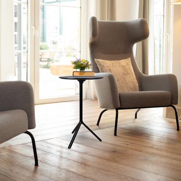 Stehtisch „MIURA“ designed by Konstantin Grcic