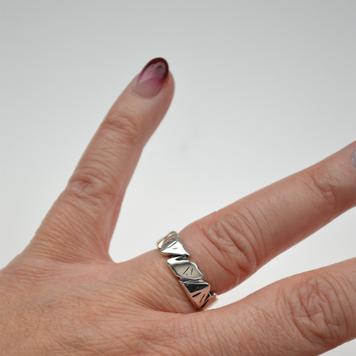 Ring mit Muster/Textur 16 mm, verstellbar